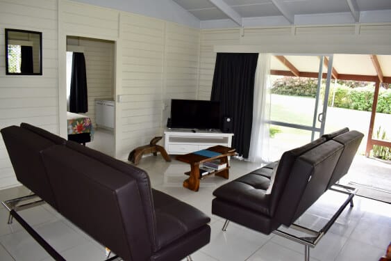 alternate view of living room at Macs Shack, Rarotonga Cook Islands